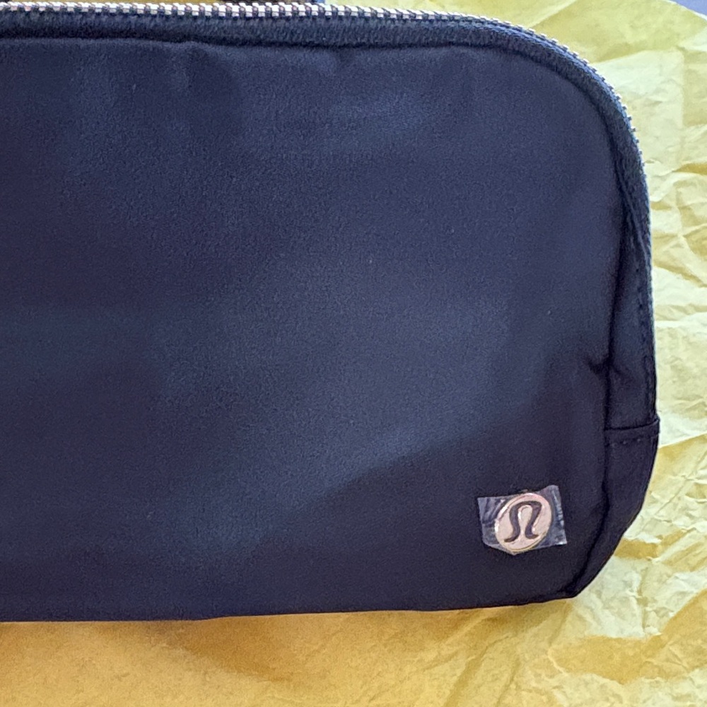 lululemon athletica Black Crossbody Bag Trio 🖤💛 - Picture 4 of 6